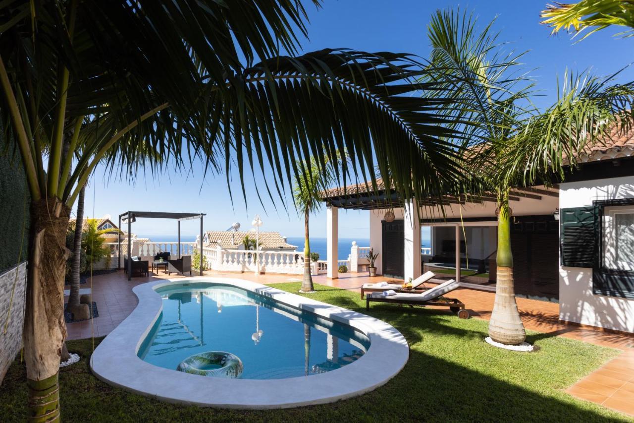 Home2Book Design Asian Sabina, Heated Pool & View サウサル エクステリア 写真