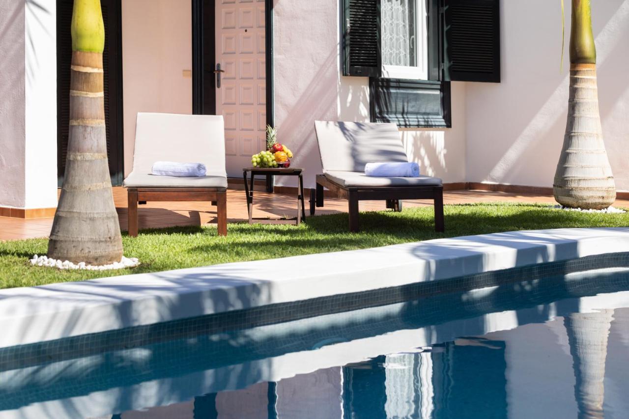 Home2Book Design Asian Sabina, Heated Pool & View サウサル エクステリア 写真