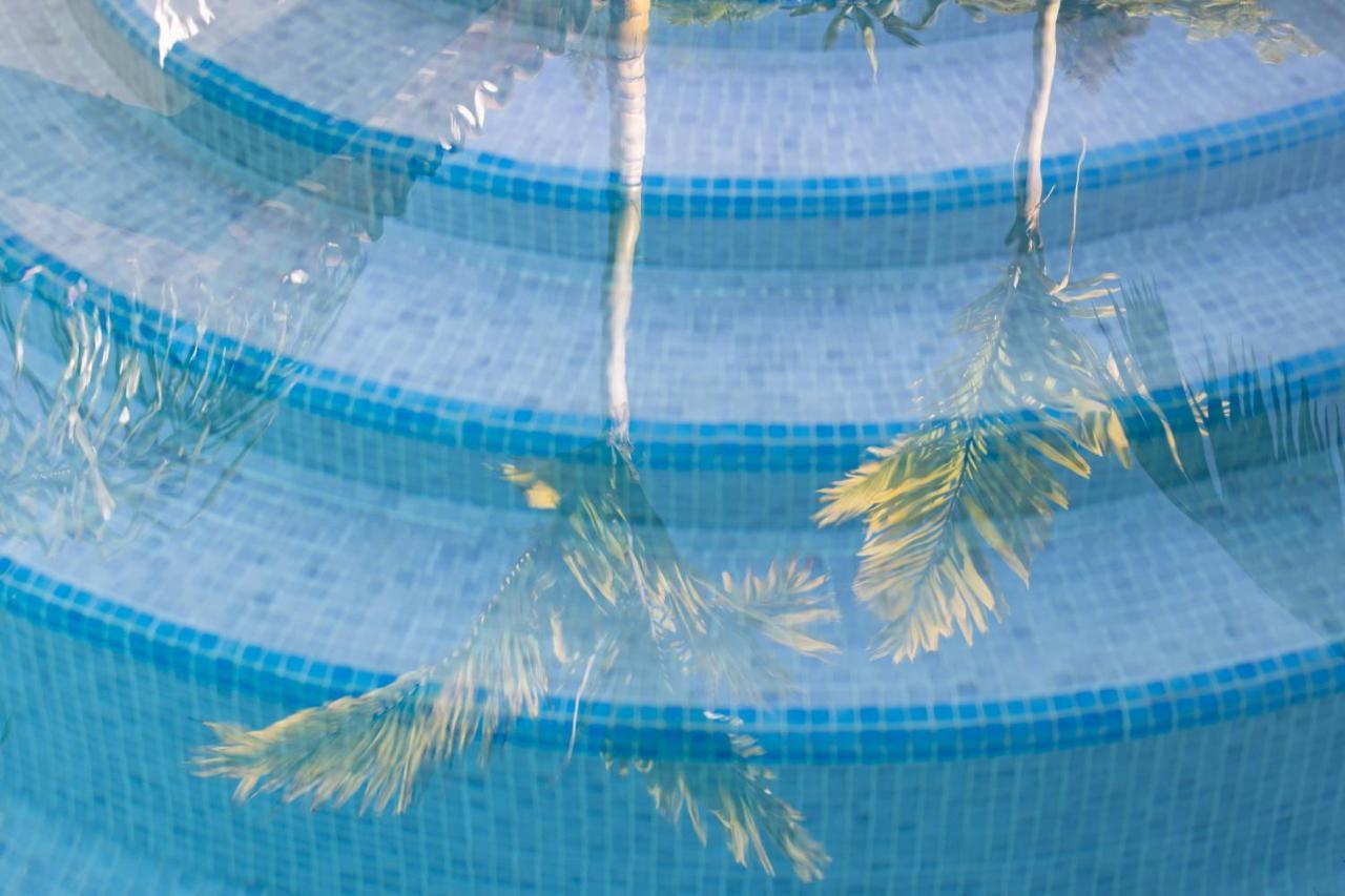 Home2Book Design Asian Sabina, Heated Pool & View サウサル エクステリア 写真